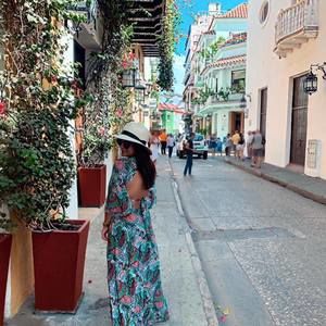 Meet your Posher, Cristina valentina